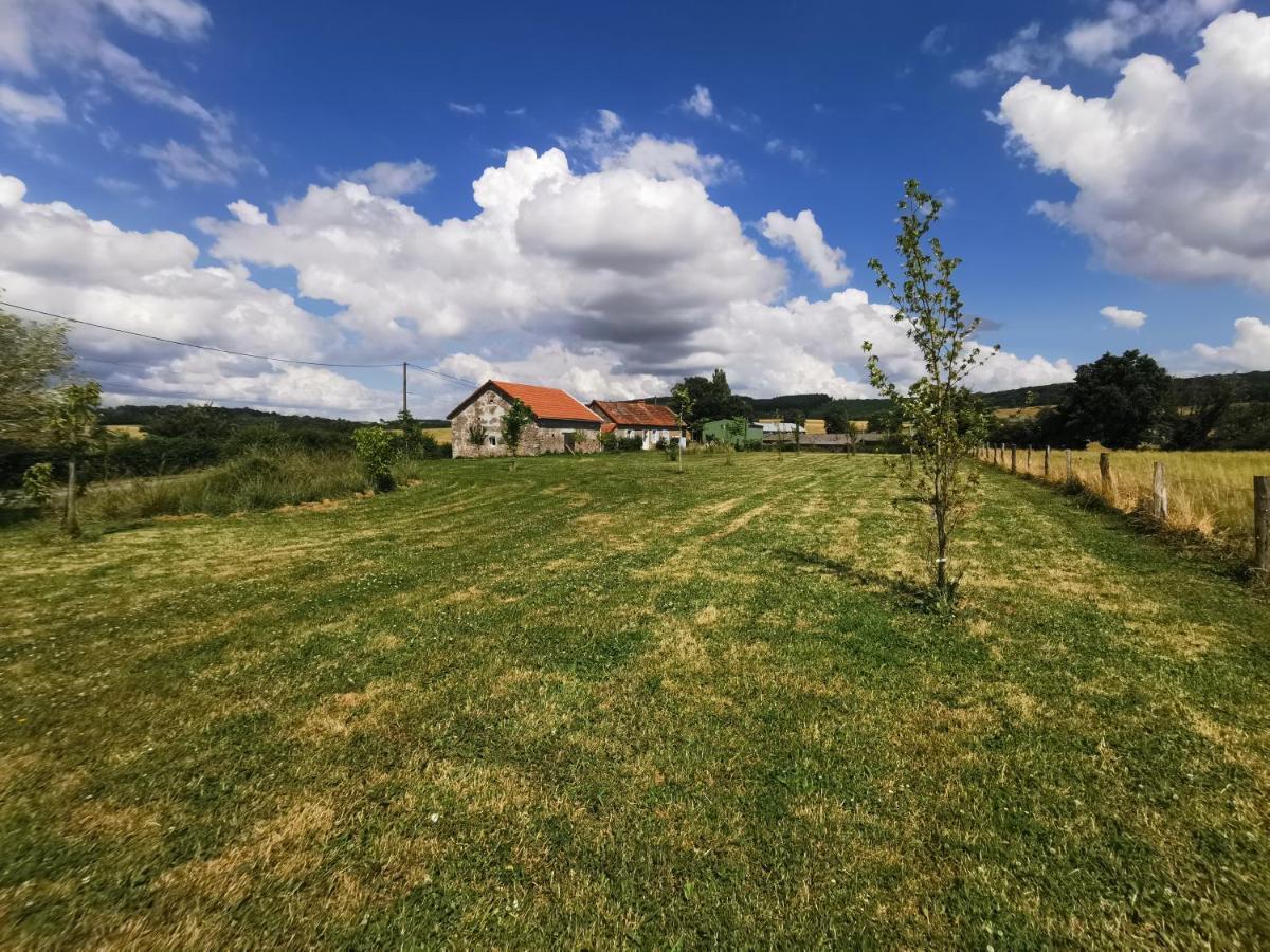 Maison De Campagne Isolee Pour Famille Ternant  Buitenkant foto